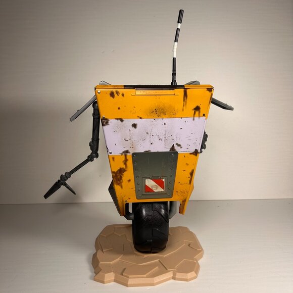 The Borderlands Claptrap AMC Exclusive Tin Popcorn Bucket - Picture 5 of 8